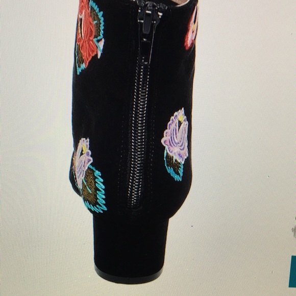 💐NWT BETSEY JOHNSON BLACK FLORAL BOOTIES💐 - Picture 5 of 5